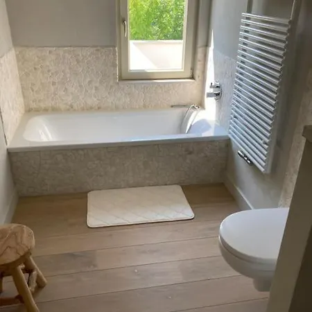 Luxury 4 Bedroom 2 Km From The Coast. Villa