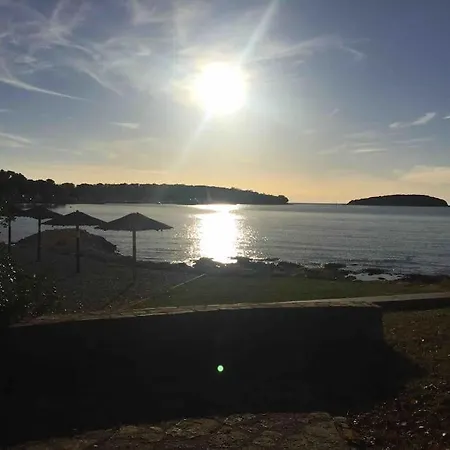 Villa Luxury 4 Bedroom 2 Km From The Coast. Frata